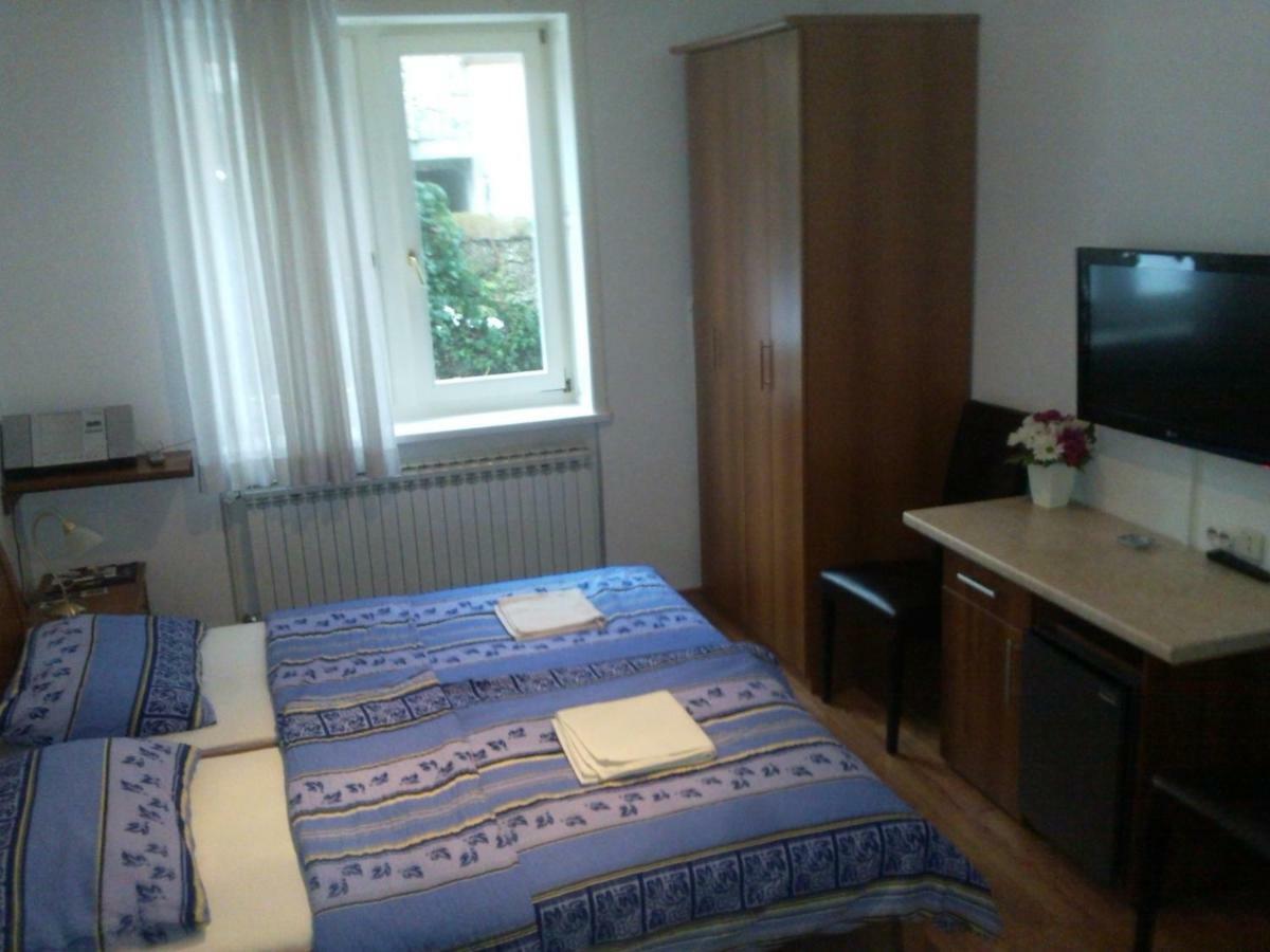 Angela Classic Rooms & Apartments Zagabria Esterno foto